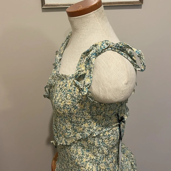 NWT!! ASTR - Eastwick Dress - Green/Blue/Yellow Floral - Size Large - Picture 9 of 11